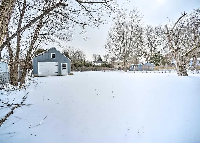 Updated Home In The Heart Of Saratoga Springs